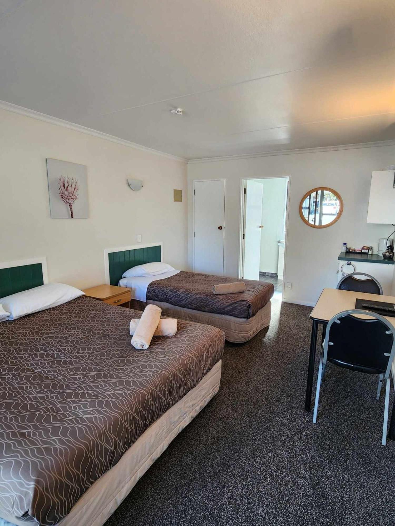 Bulls Motel & Holiday Park Halcombe Esterno foto