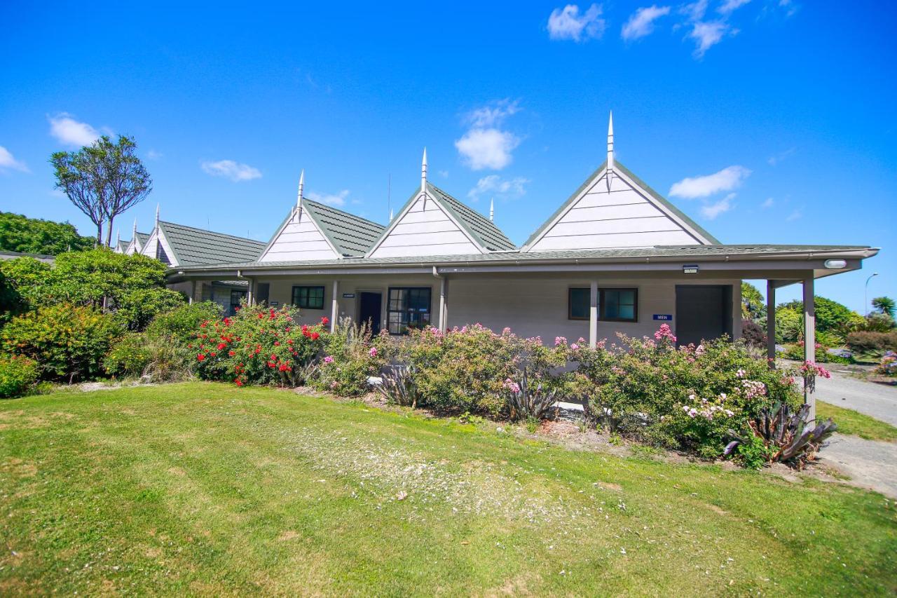 Bulls Motel & Holiday Park Halcombe Esterno foto