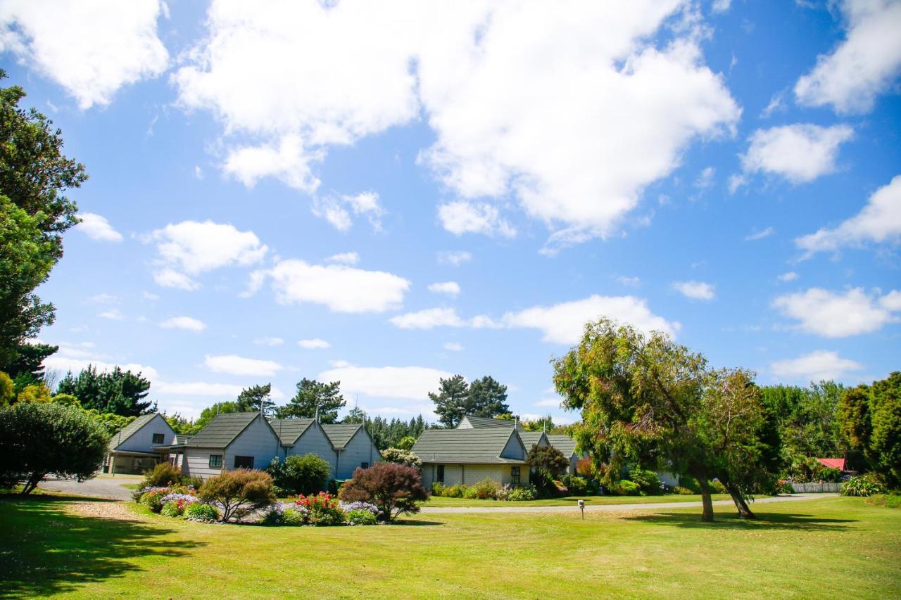 Bulls Motel & Holiday Park Halcombe Esterno foto